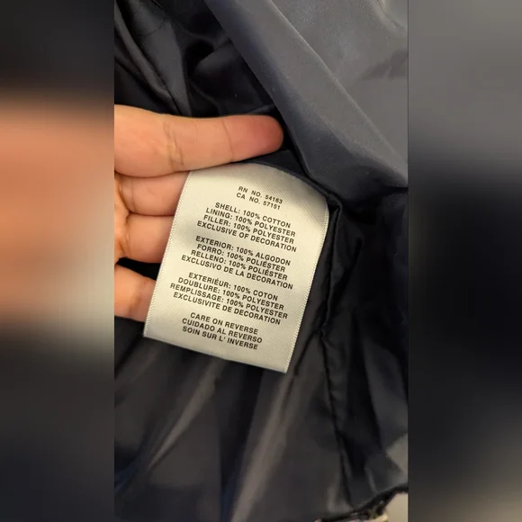 Beautiful Levi's Black corduroy bubble puffer. NWT XL. In perfect condition - Picture 10 of 14